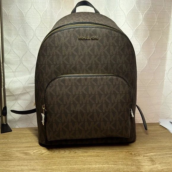 MICHAEL Michael Kors | Bags | New Michael Kors Connie Zip Md  display picture 3